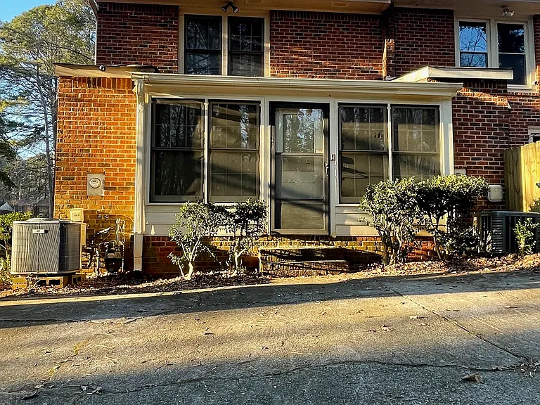 964 Chippendale Ln #1 — Photo 3