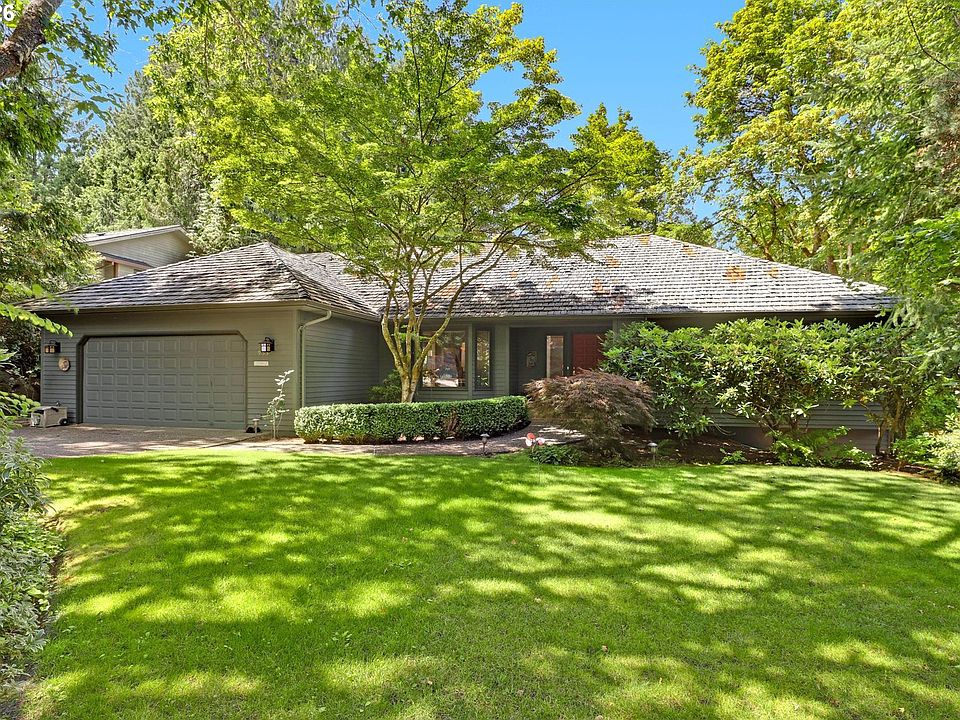 1st image of 1933 SW Broadleaf Dr