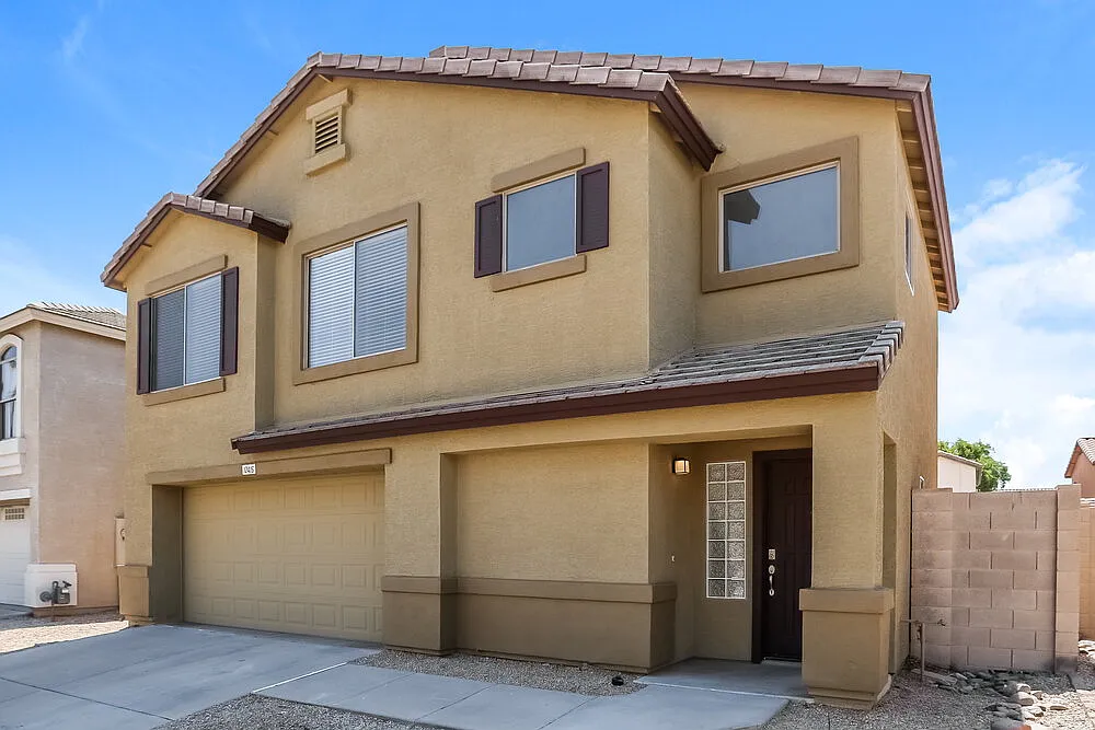 4 bed, 2.5 bath, 1612 sqft, $1,910 — Photo 4