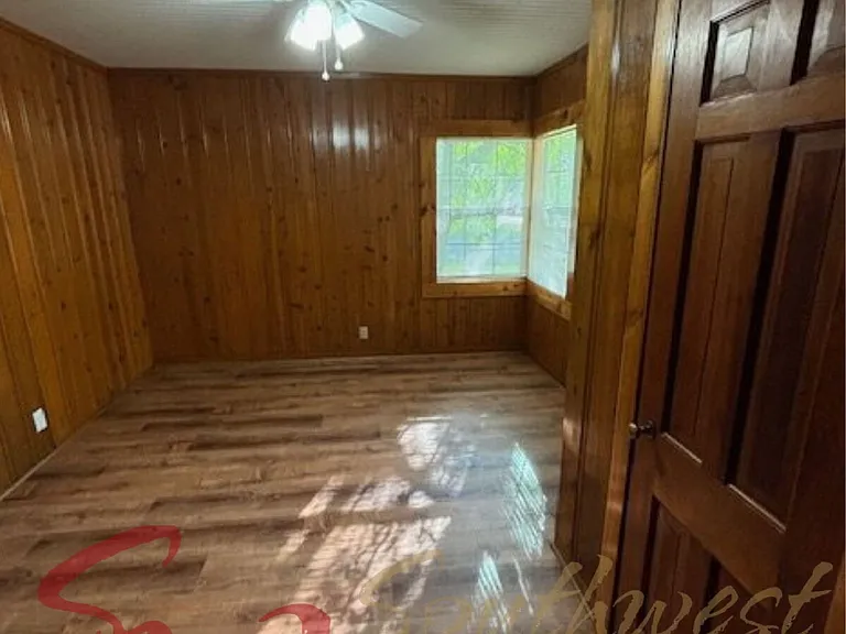 1110 N Neblett St — Photo 7
