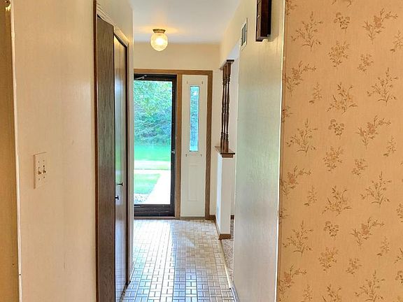 5th image of 15644 Wild Rose Ln