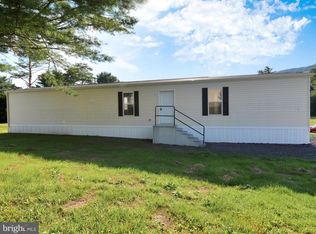 723 Mountain Rd, Pine Grove, PA 17963