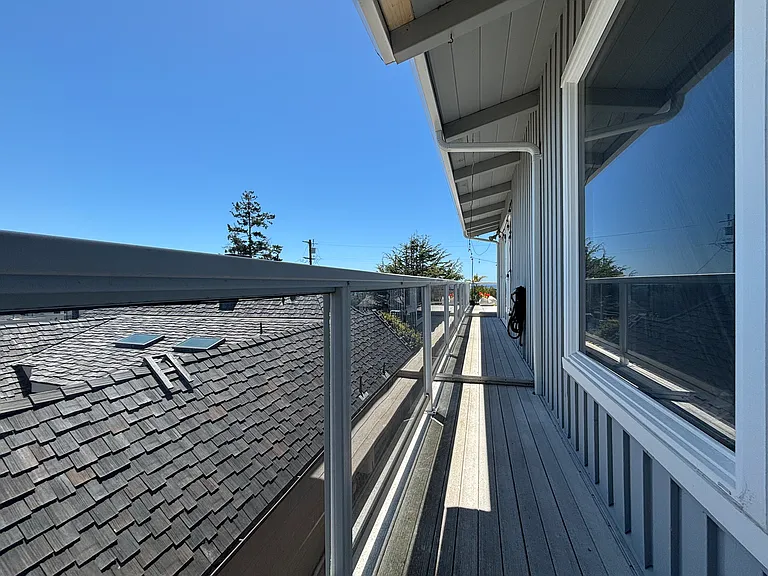 653 Bayview Dr — Photo 15