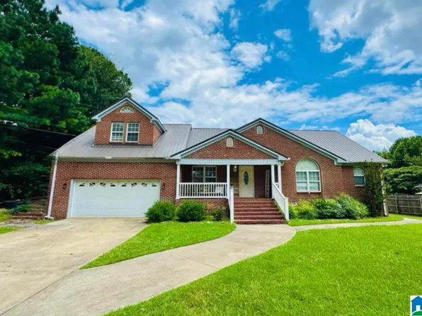 1003 Russell Dr, Weaver, AL 36277