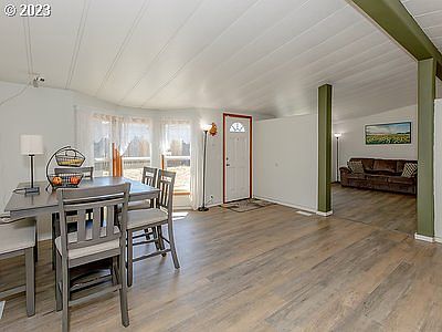 4th image of 9908 NE 86th Way