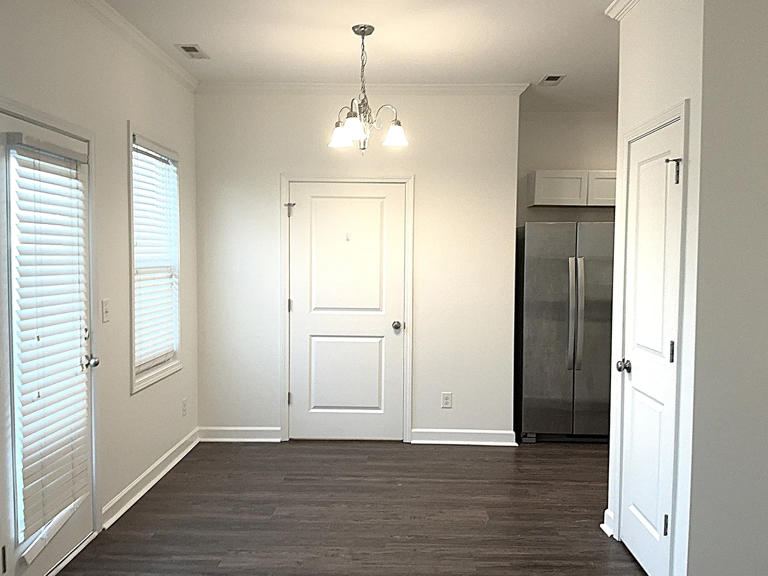 3 bed, 3.0 bath, 1527 sqft, $2,430 — Photo 4