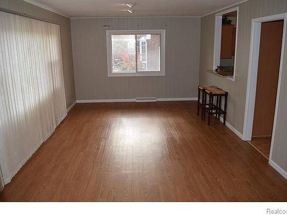 2nd image of 15097 Paderewski St