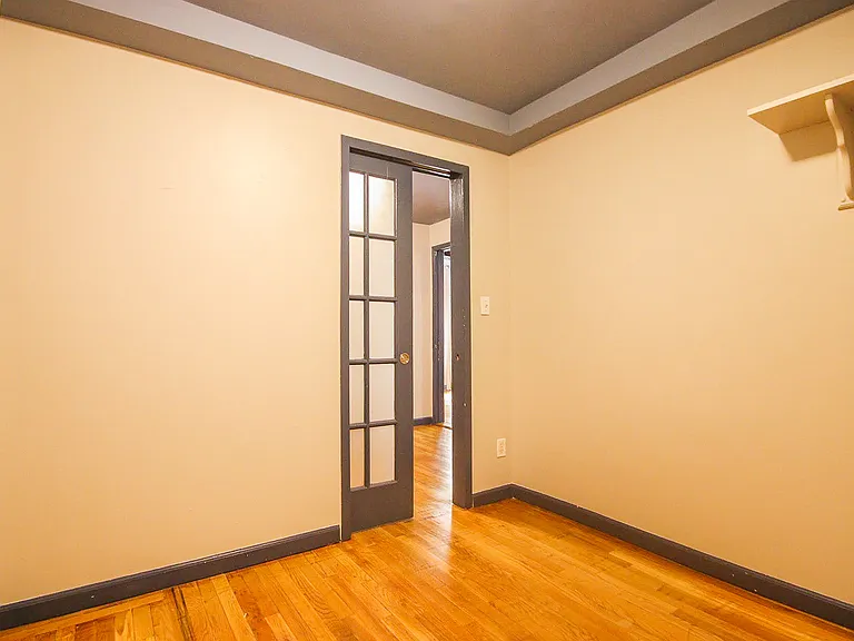 512 E 5th St #24 — Photo 10