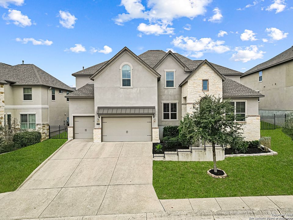 1st image of 427 Evans Oak