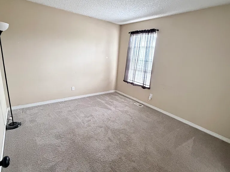115 Comanche Ct — Photo 4