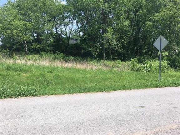 2nd image of 775 Harvey Dr
