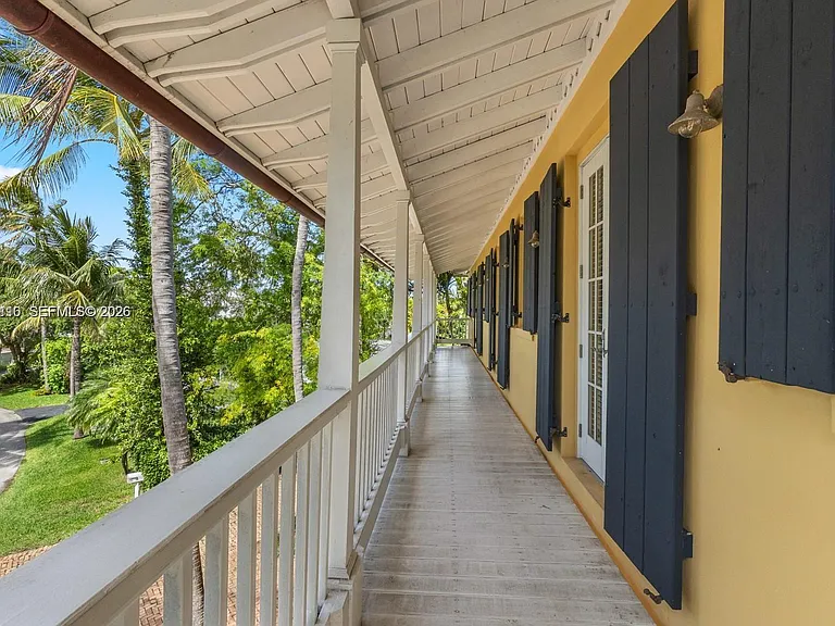 685 Harbor Ln — Photo 38