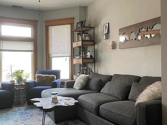 3rd image of 1845 W Berteau Ave #2