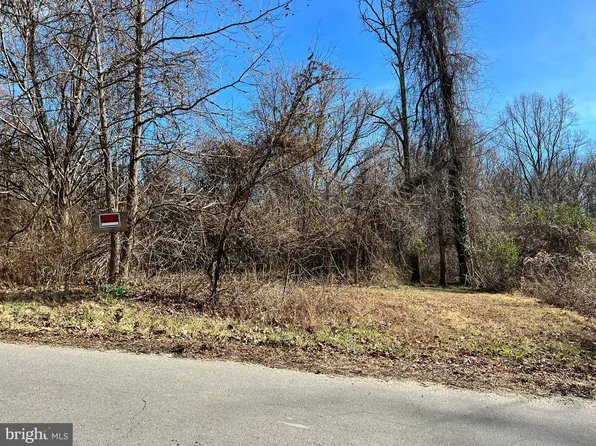 2037 Cherry Hill Rd, Dumfries, VA 22026