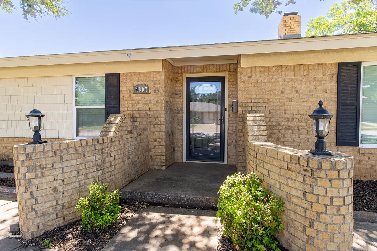 Building Photo - 4807 Del Rio Trl