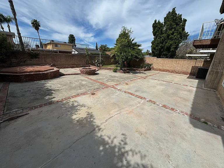 6307 Chimineas Ave — Photo 32