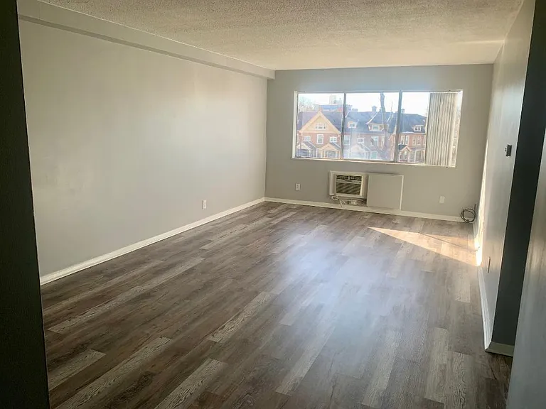 727 W Riverview Ave #405 — Photo 15