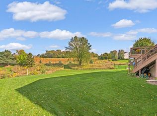 2085 Winterberry Ln, Shakopee, MN 55379