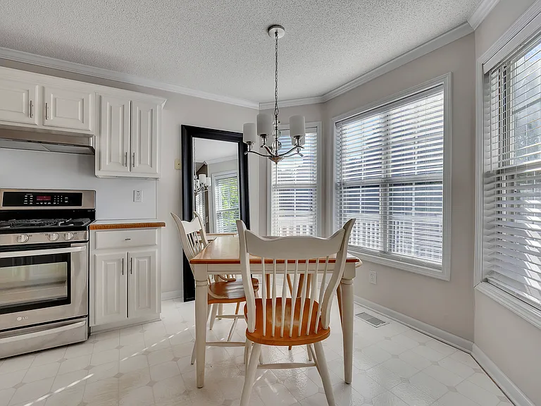500 Mount Vernon Ln #1 — Photo 4