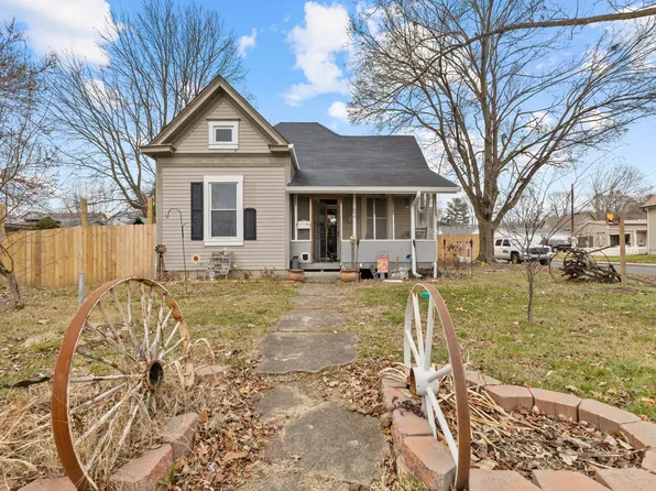 890 E Pike St, Martinsville, IN 46151