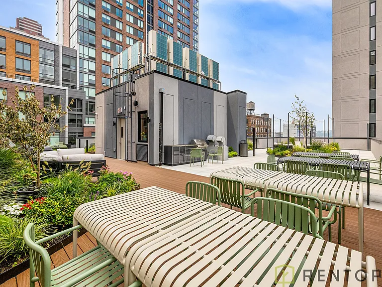 554 W 46th St #1040 — Photo 11