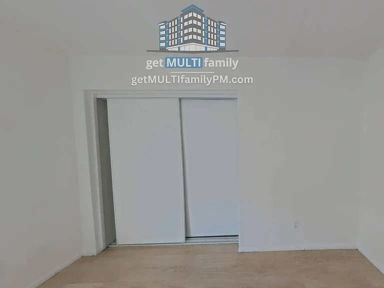 327 E Vine Cir #202 — Photo 6