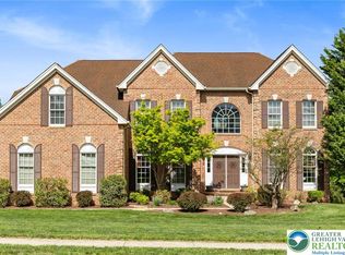 1865 Viola Ln, Hellertown, PA 18055