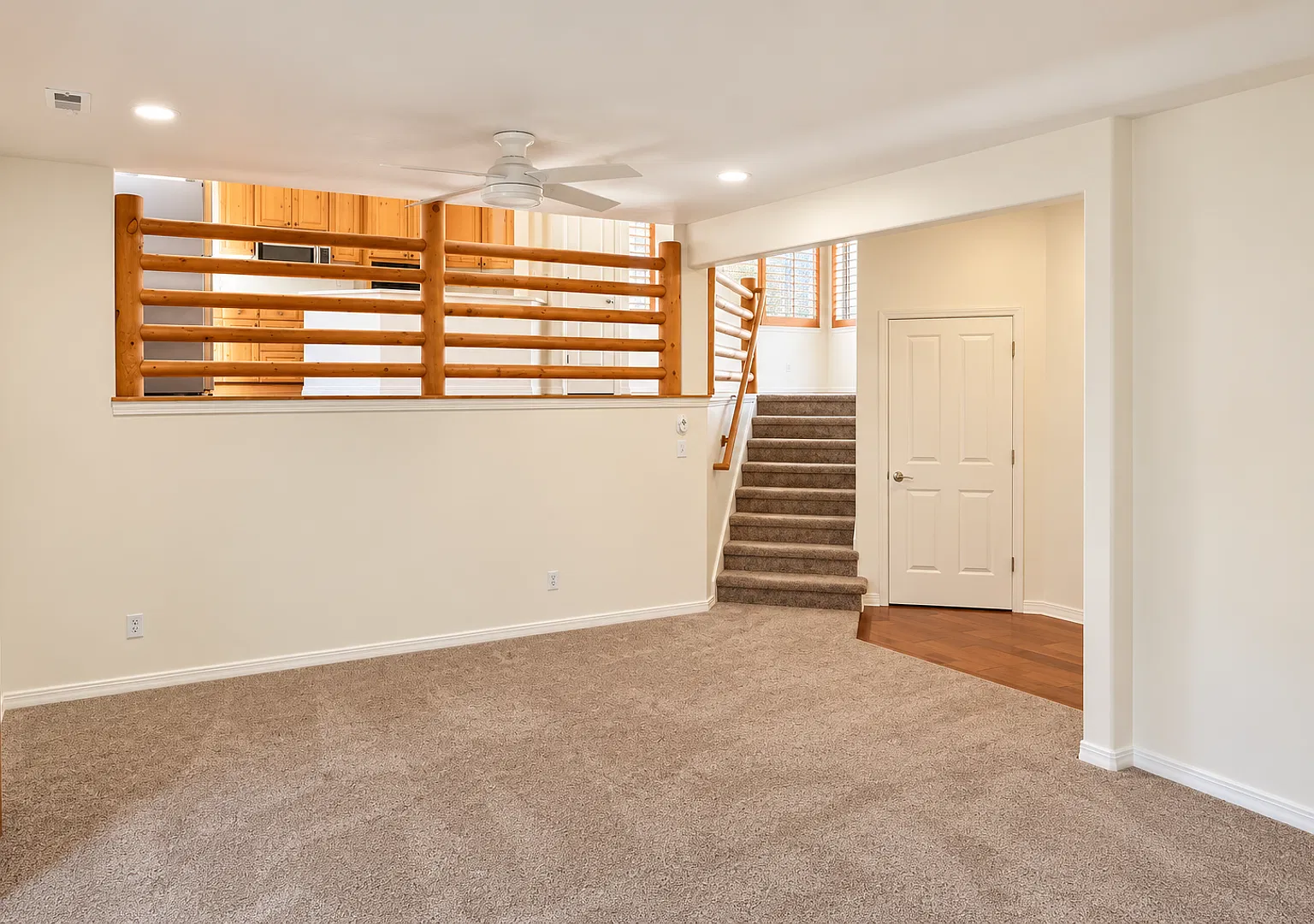 4-Bedroom Home in Brook Hollow Village — Photo 3