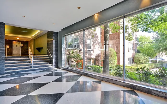 Sold by REMAX Distinguished Homes | media 12