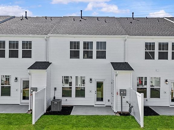 3rd image of 519 Harebell Way