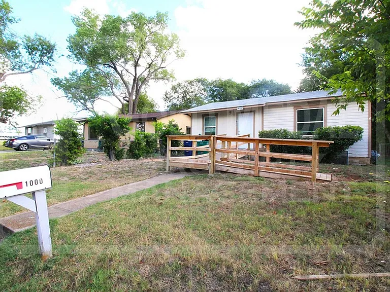 1000 Morris Dr — Photo 3