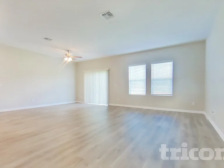 16517 Cherry Landing Dr — Photo 2