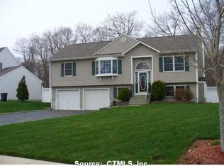 253 Deerfield Ridge Dr, Mystic, CT 06355