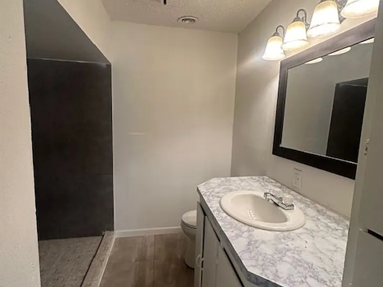 842 S La Salle Dr — Photo 24