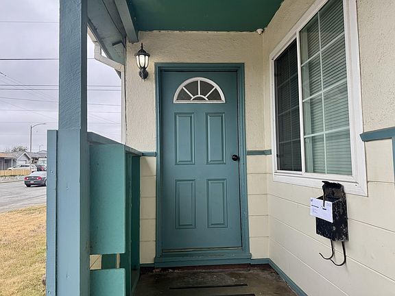 2nd image of 220 W Condor St
