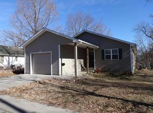 505 S Chestnut St, Nevada, MO 64772