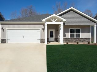6 Chestnut Dr, Clarksville, TN 37042