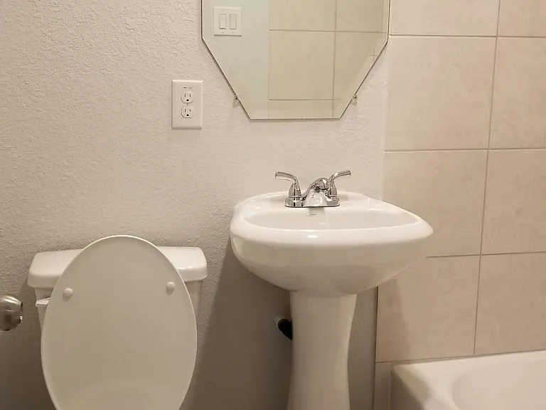 28608 Netawaka Ct — Photo 9