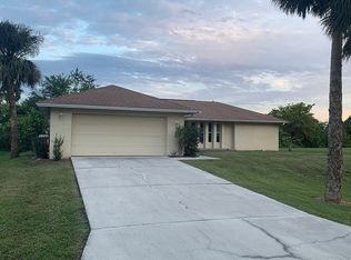 17390 Rewis Rd, Alva, FL 33920