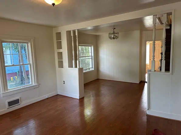 98 1st Ave, West Haven, CT 06516
