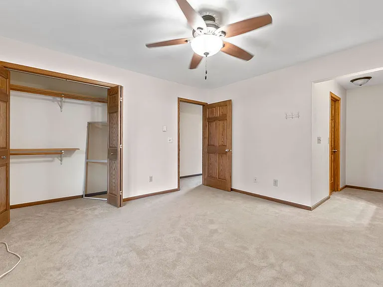 20 E Waukau Ave #1 — Photo 8