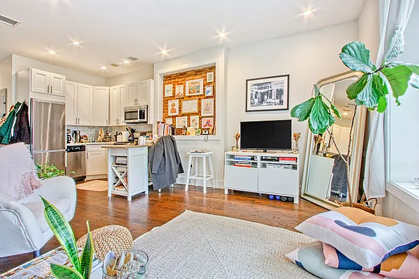 Rented by Douglas Elliman | media 15