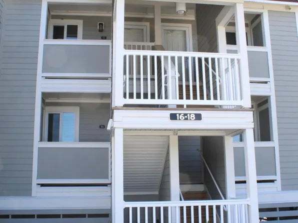17 W Mariners Cay Dr, Folly Beach, SC 29439
