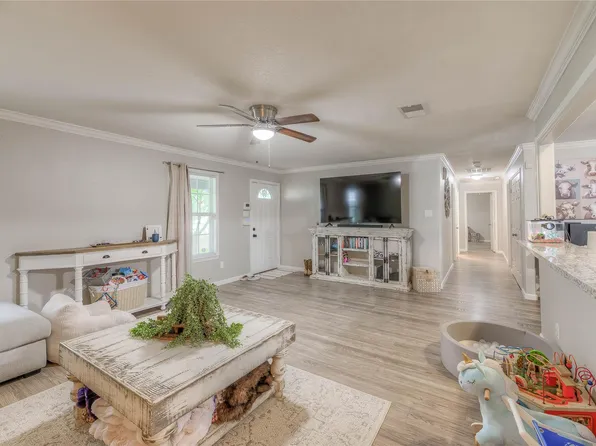 10978 Youpon St, Cleveland, TX 77328