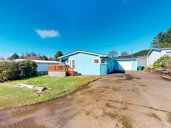 1058 NE Smith St, Rockaway Beach, OR 97136