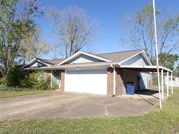 8713 S 35th Ter, Fort Smith, AR 72908