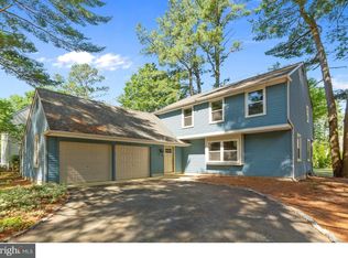 8 Henley Ln, Voorhees, NJ 08043