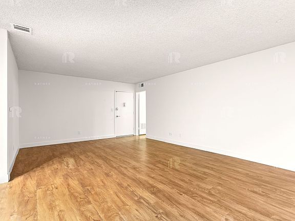 4th image of 4573 Willis Ave #203-2/2