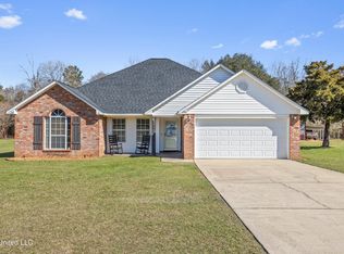 5881 Laramie Ln, Moss Point, MS 39562