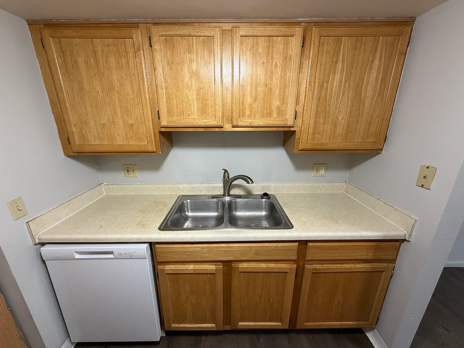 3 bed, 950 sqft, $1,350 — Photo 4